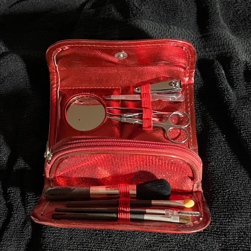 Red Travel Manicure Set